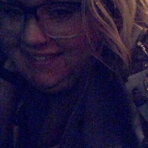 Meet your Posher, Karia